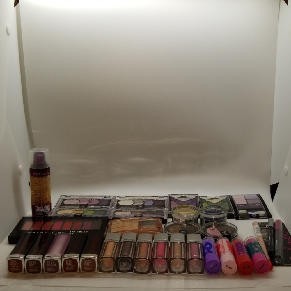 Maybelline New York Mystery Box